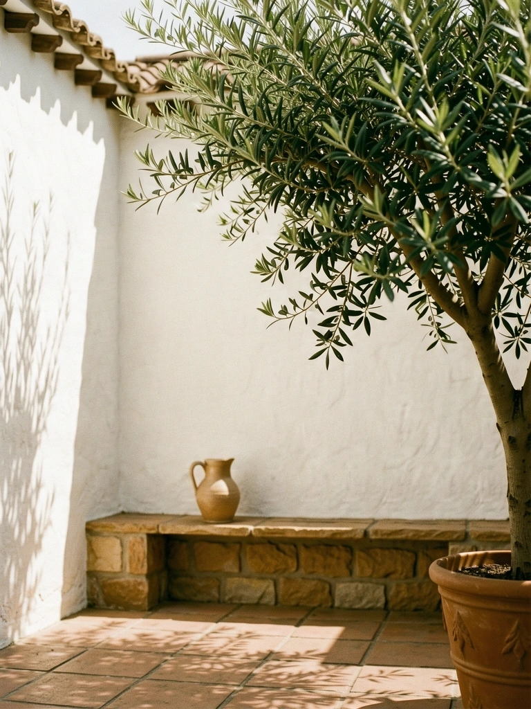 Patio sevillano silencioso
